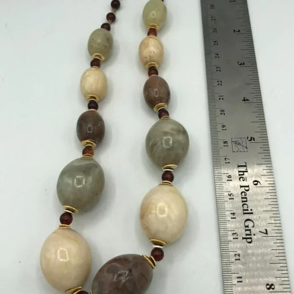 Vintage Plastic Large Beads long Strand Necklace signed Hong Kong - Picture 8 of 9